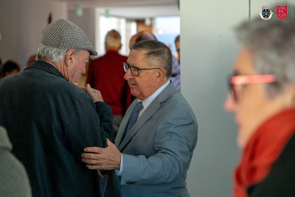 𝗖𝗼𝗻𝘃𝗶́𝘃𝗶𝗼 𝗦𝗲́𝗻𝗶𝗼𝗿 𝗿𝗲𝘂́𝗻𝗲 𝗰𝗲𝗿𝗰𝗮 𝗱𝗲 𝟭𝟯𝟬𝟬 𝗽𝗲𝘀𝘀𝗼𝗮𝘀 𝗻𝗼 𝗣𝗮𝘃𝗶𝗹𝗵𝗮̃𝗼 𝗠𝘂𝗹𝘁𝗶𝘂𝘀𝗼𝘀 𝗱𝗲 𝗩𝗮𝗹𝗽𝗮𝗰̧𝗼𝘀